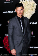 幻灯：《情人节》首映众星云集 海瑟薇阿尔芭斗艳