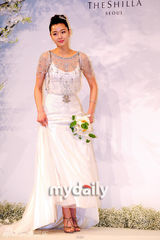 组图：韩星全智贤婚前记者会优雅高贵谈求婚细节