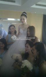 组图：李小璐贾乃亮大婚伴娘团曝光