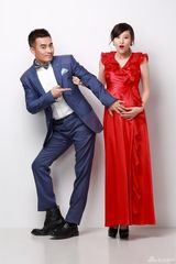 组图：陈龙携孕妻章龄之登封面 新年当父母