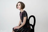 高清组图：英国美女凯拉-奈特利写真坐姿优雅