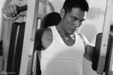 组图：硬汉邵兵健身黑白瞬间 用枯燥和孤独丰富角色
