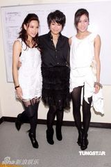 幻灯图：胡杏儿肉色束腰示人 似真空上阵极度抢镜