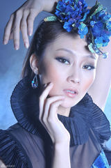 高清图：林鹏百变造型拍写真 清秀妖娆一念间