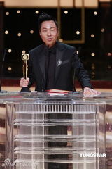 高清组图：黎耀祥荣膺视帝 自谦称从未奢望得奖