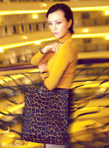 组图：刘孜写真冷艳动人 尽显“硬糖”女人气质