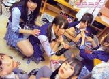 组图：AKB48私照曝光 女女亲吻睡态萌
