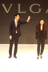 组图：张惠妹车胜元出席活动 避谈绯闻对象哈林