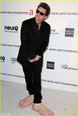 组图：金凯瑞天使大脚怪造型不改搞笑本色