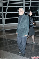 组图：汪圆圆婚礼甜蜜长吻 吴君如李嘉欣等到场