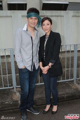 马国明杨怡母亲节拍剧 羡慕郑嘉颖北上捞金(图)