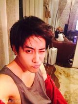 组图：泰版《浪漫满屋》走红 邪魅男主迷倒少女