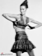 高清组图：吉赛尔-邦辰黑白写真 身材苗条