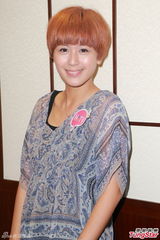 组图：黄日华唐宁上演忘年恋 鲍起静为亚视担忧