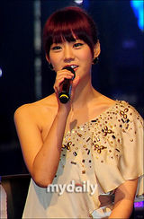 组图：韩女子组合Kara新专辑发布 超短裙性感俏丽