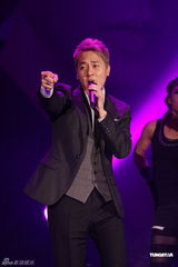 组图：神话Andy退伍后首办粉丝会 劲歌热舞粉丝尖叫