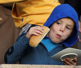 高清组图：贝克汉姆赢球脱上衣秀身材 儿子观战