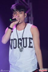 组图：MP魔幻力量香港开唱 赞当地女生有魅力