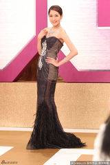 组图：索腿天后陈敏之美腿隐现 阮兆祥绿发抢眼