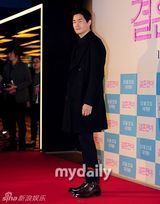 组图：李玹雨撑《结婚前夜》李准带可乐当观众