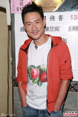 组图：张学友自认严父 与爱女相处如朋友