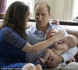 威廉遭恶搞喂奶换尿布 变皇家版《爸爸去哪儿》