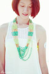 组图：沈佳妮马尔代夫清新大片干净亮丽