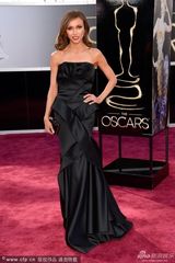 组图：奥斯卡红毯-克里基娜着精致黑色礼服