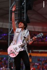 组图：五月天鸟巢开唱十万歌迷共创奇迹