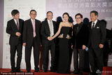 组图：导演杜琪峰携众电影人现身 笑容满面
