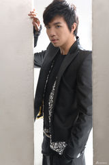 幻灯：俞灏明韩国宣传照曝光 潮男展露成熟魅力