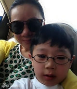 组图：华少爱子照片曝光 5岁米乐活泼可爱