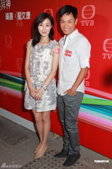 组图：万绮雯无线首拍剧自曝总出错