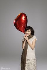 组图：《我的经济适用男》全明星阵容写真大片