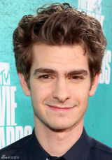 组图：新蜘蛛侠携女友艾玛-斯通亮相