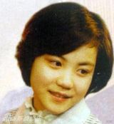 组图：50余明星童年照片大曝光 萌囧表情大不同