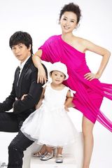 高清组图：翁虹中秋时尚全家福 演绎摩登家庭