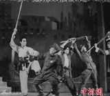 组图：六龄童生前演出图集 毛泽东曾赞“金猴”