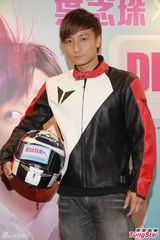 组图：王祖蓝获赞全能王 盼与王菀之银幕热吻