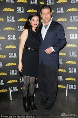 组图：柏林电影节预热派对 女星短裙黑丝助阵