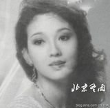 组图：59岁赵雅芝罕见青涩童年少女旧照曝光
