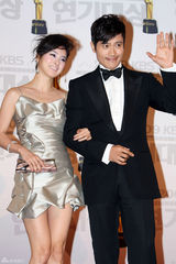 高清组图：韩国群星汇聚KBS电视台颁奖礼