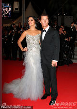 组图：《污泥》戛纳首映 瑞茜挺大肚与群芳竞艳