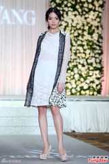 组图：陈思璇穿婚纱沾喜气 期待海岛婚礼