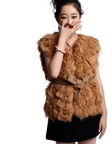 高清图：新《红楼》宝黛钗携手 秀早春时尚潮流