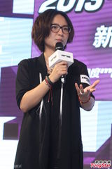 组图：周笔畅挑战小清新 自曝偏爱大叔型男人