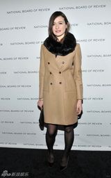 国家评论协会奖晚宴 贝尔和阿弗莱克夫妇亮相(组图)