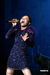 幻灯：彭佳慧七年归来京城首唱会 与齐秦深情对唱