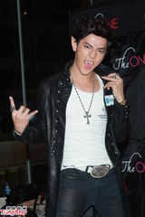 组图:汪东城变身吸血鬼 谈与林心如绯闻称皆有可能