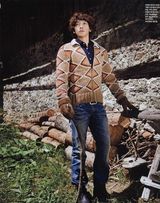 组图：Rain变身阿尔卑斯少年 悠闲享受蓝天白云